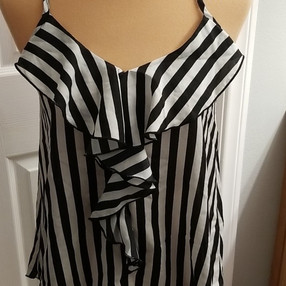 Final Sale Foreign Exchange Top - Picture 3 of 4